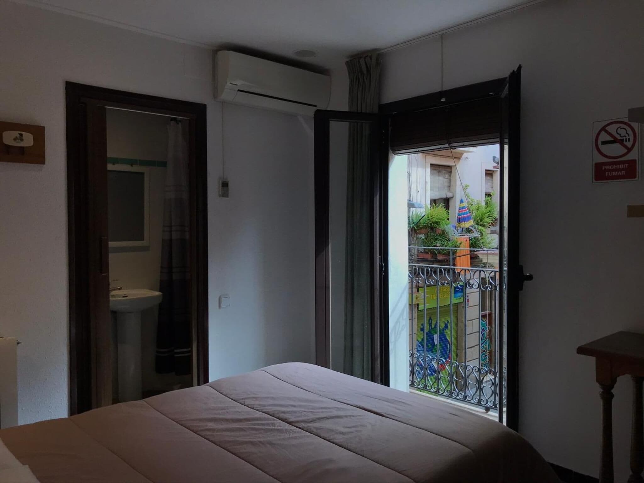 Select Comfort beds, free WiFi