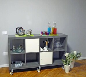 Tägliches Frühstücksbuffet (8 EUR pro Person)