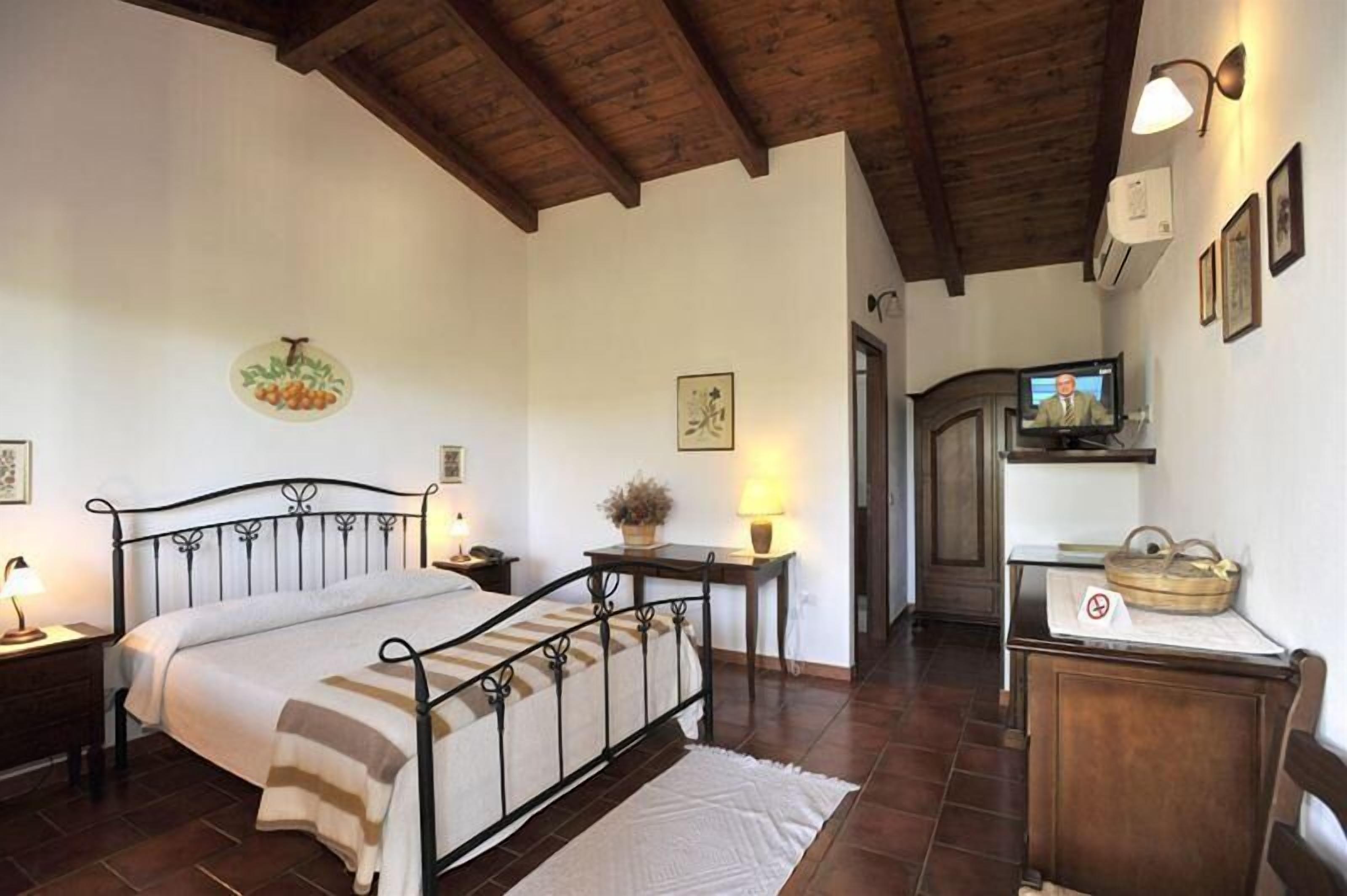 Basic Double Room, Private Bathroom | Room amenity