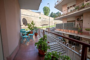 Exterior - Difronte ai Musei Vaticani (Rome)