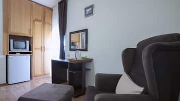 Classic Double Room, 1 Double Bed, Private Bathroom, Sea View | Blackout drapes, free WiFi, bed sheets