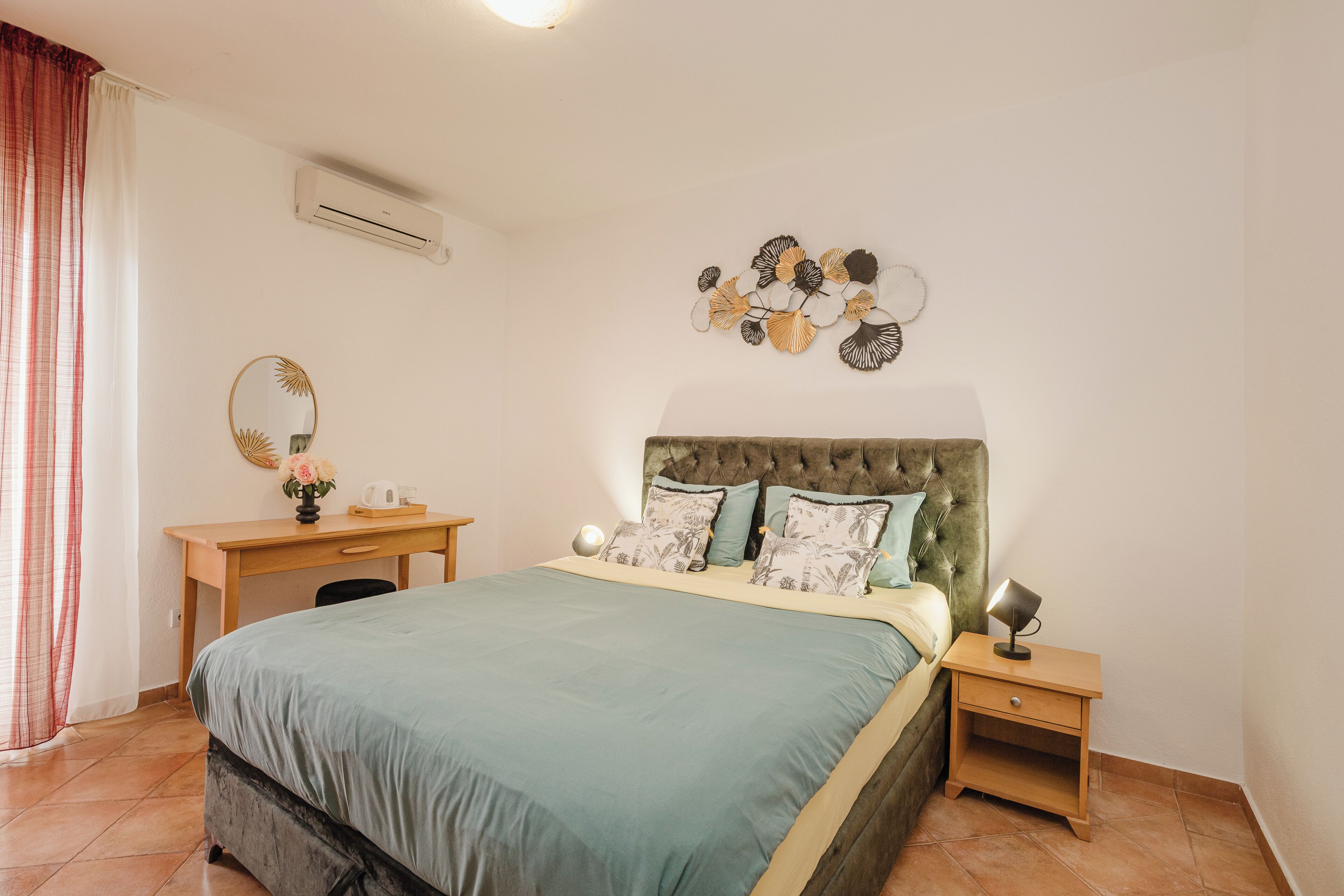 Habitación económica doble, baño privado | Cortinas opacas, wifi gratis, ropa de cama