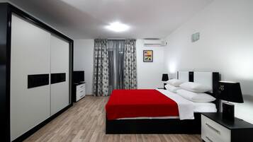 Blackout drapes, free WiFi, bed sheets