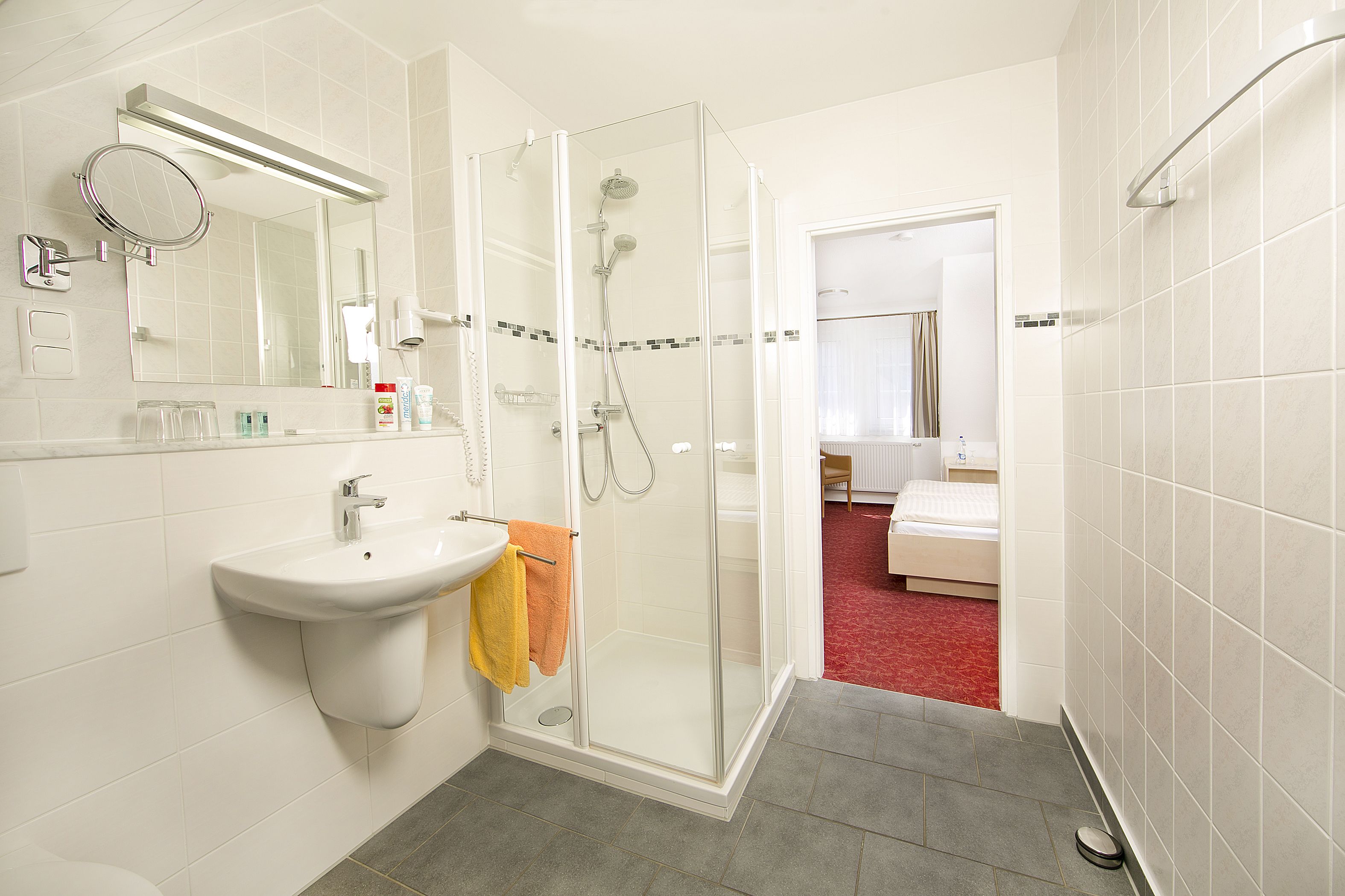 standard apartment (type b) | bathroom | towels