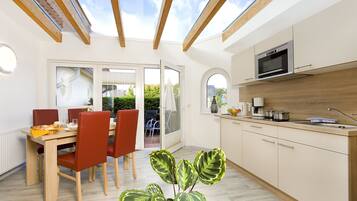 Condo, 1 Bedroom, Terrace | In-room dining