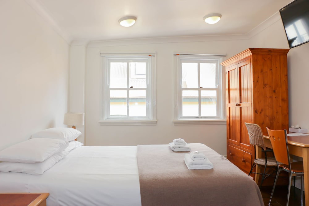 Glasgow Arms Hotel by null