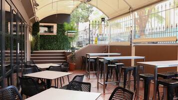 Lunch and dinner served, southern cuisine
