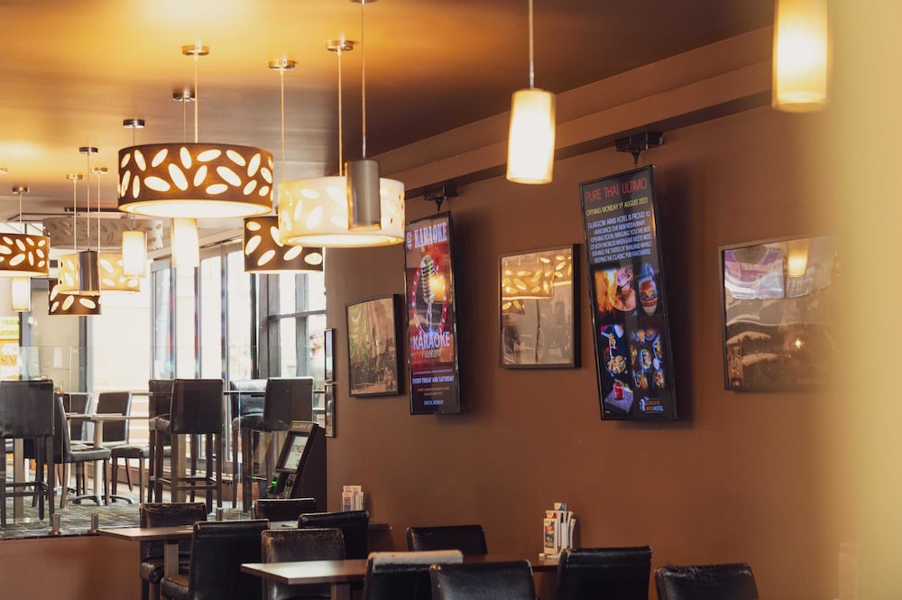 Glasgow Arms Hotel by null