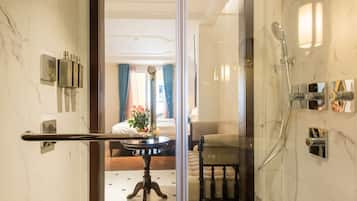 Suite, Terrace | Bathroom | Free toiletries, hair dryer, bathrobes, bidet