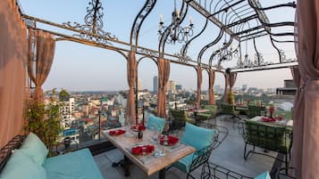 2 restaurants, breakfast, lunch, dinner served; Vietnamese cuisine
