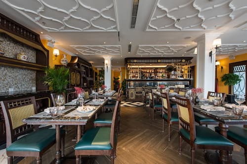 2 間餐廳;供應早餐、午餐、晚餐;越南菜