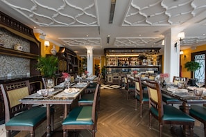 2 restaurants, breakfast, lunch, dinner served; Vietnamese cuisine