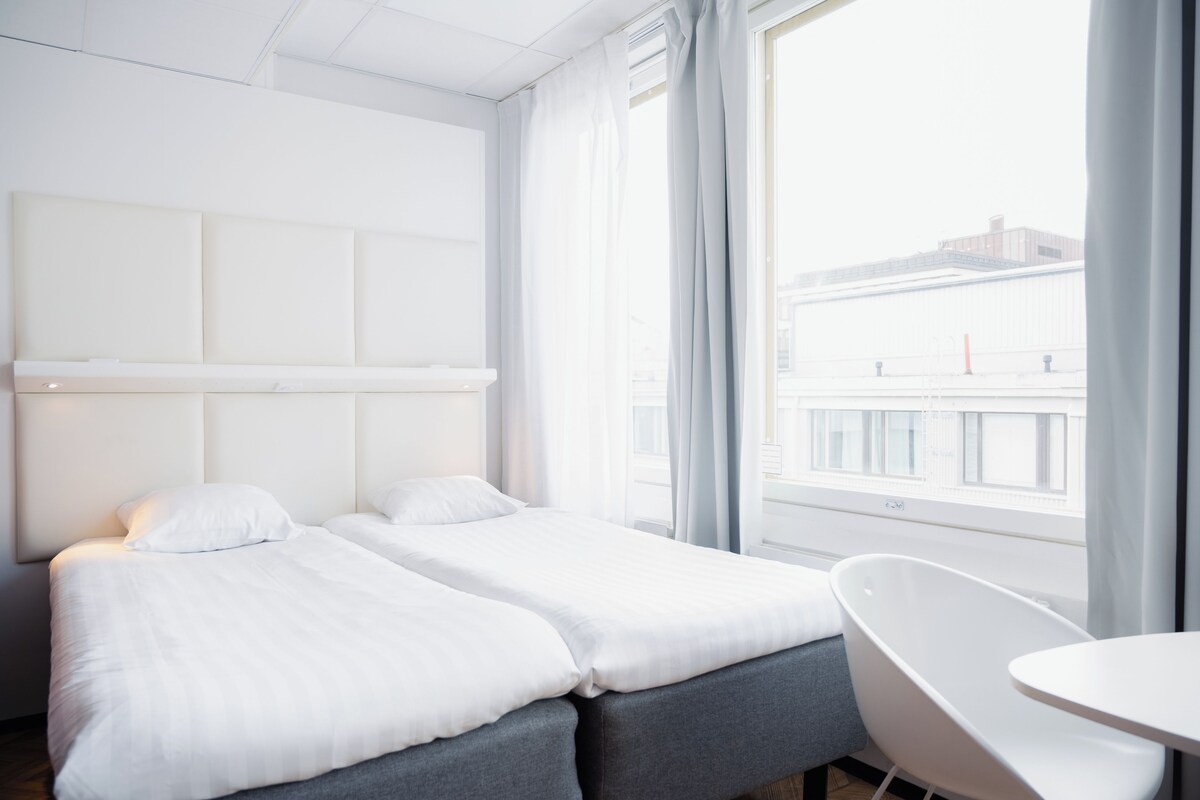 Rideaux occultants, chambres insonorisées, Wi-Fi gratuit, draps fournis