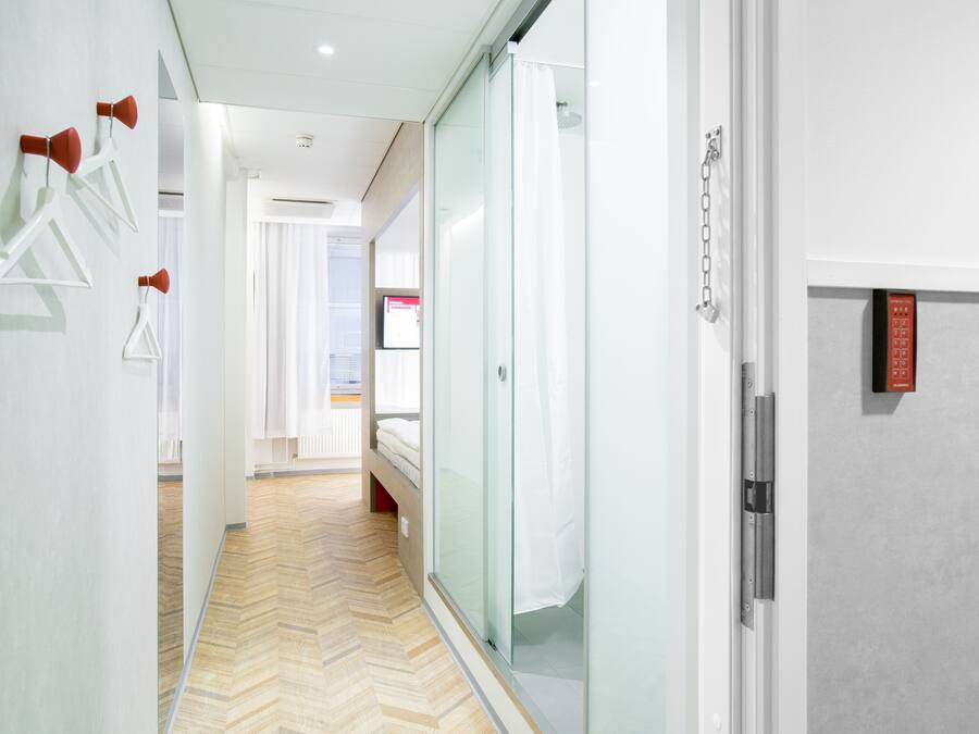 Single Room, 1 Twin Bed | Blackout drapes, soundproofing, WiFi (free), bed sheets