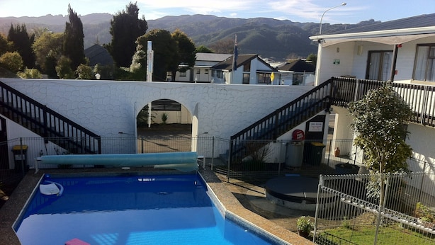 Unclassified image, 1 of 22, button - Hawks Inn Motel (Upper Hutt)