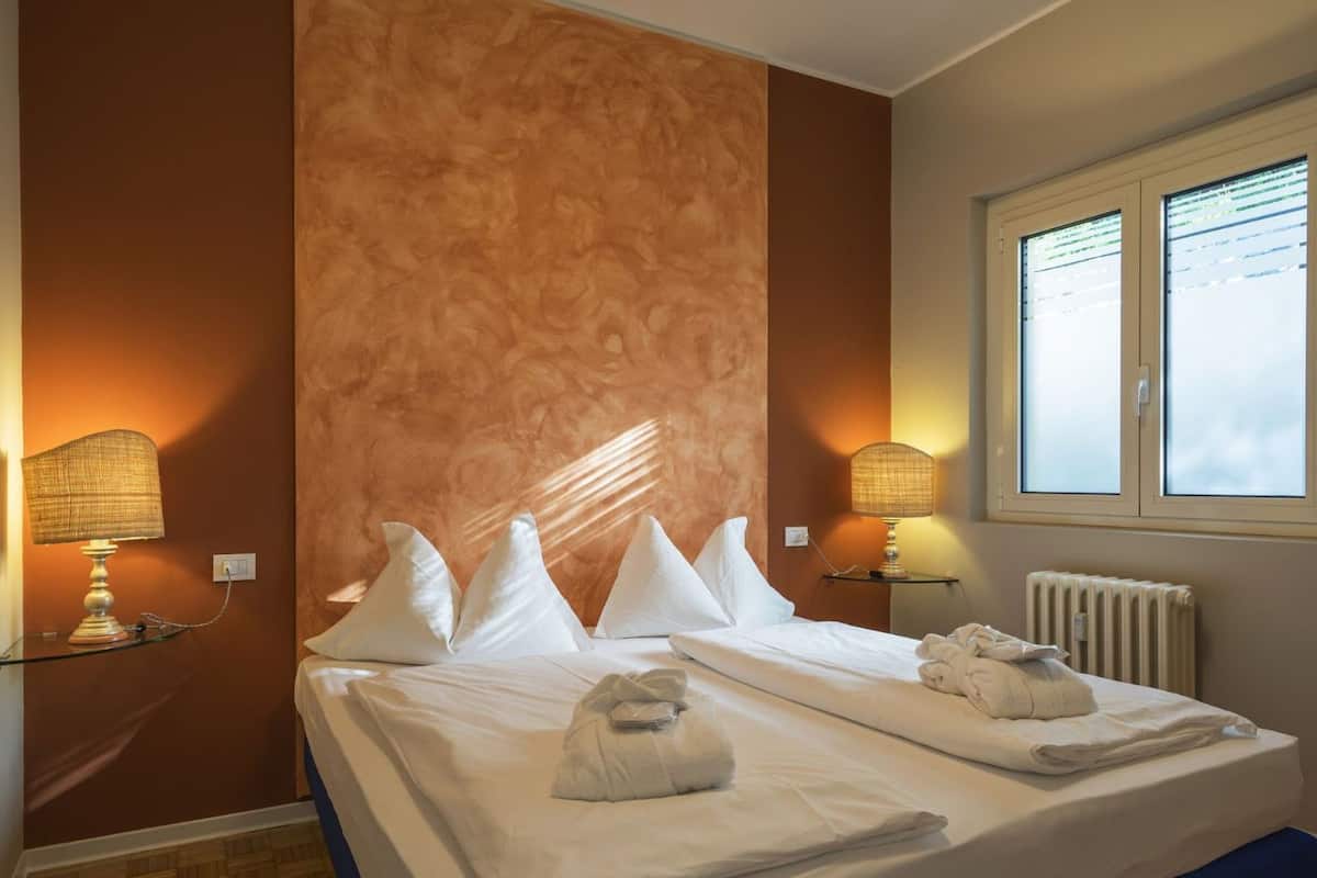 family apartment | 1 bedroom, hypo-allergenic bedding, down duvets, in-room safe