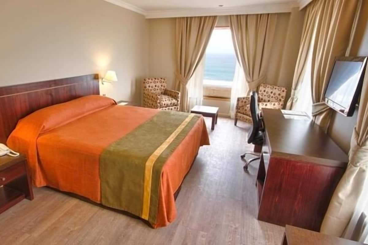 Minibar, in-room safe, desk, blackout curtains