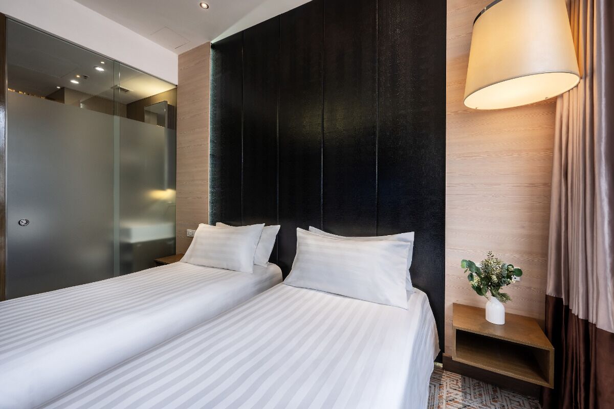 dorsett twin | 1 bedroom, minibar, in-room safe, desk