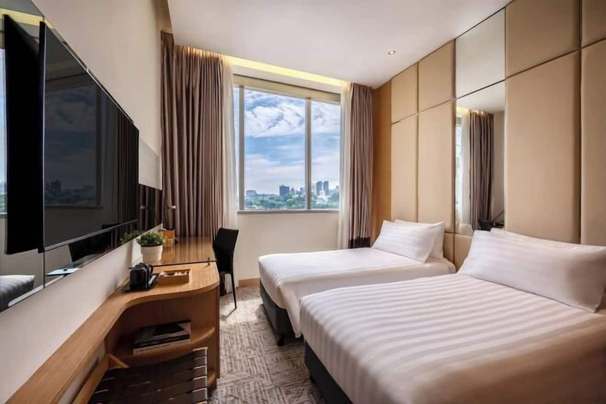 1 camera, minibar, una cassaforte in camera, una scrivania