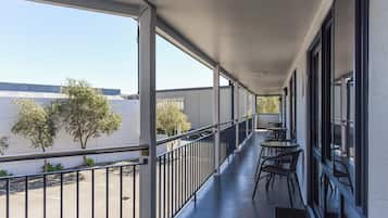 Standard Studio, Courtyard Area | Terrace/patio