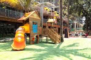 Área de juegos infantiles al aire libre