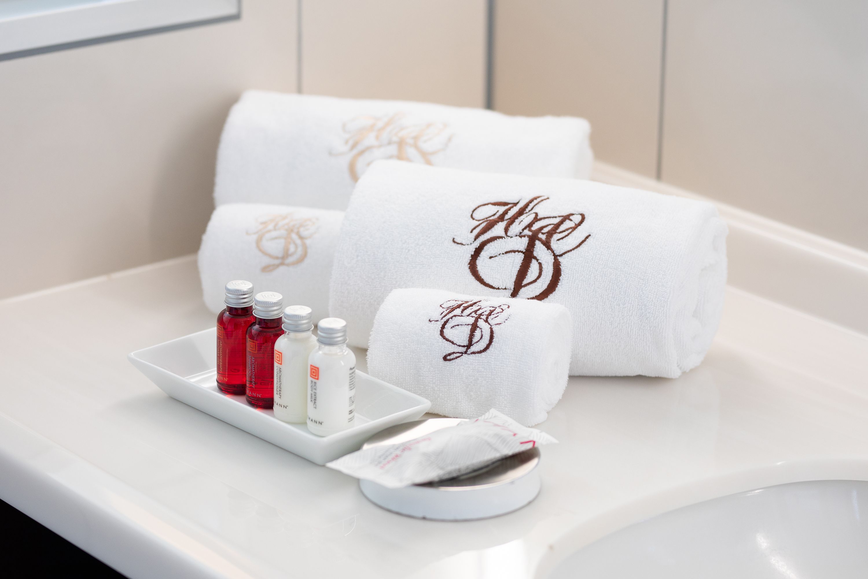 separate bathtub and shower, free toiletries, hair dryer, slippers