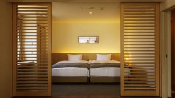 Corner Suite 1004, Smoking (Residence) | In-room safe, iron/ironing board, free WiFi, bed sheets