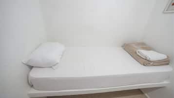 Shared Dormitory, Men only | Free WiFi, bed sheets