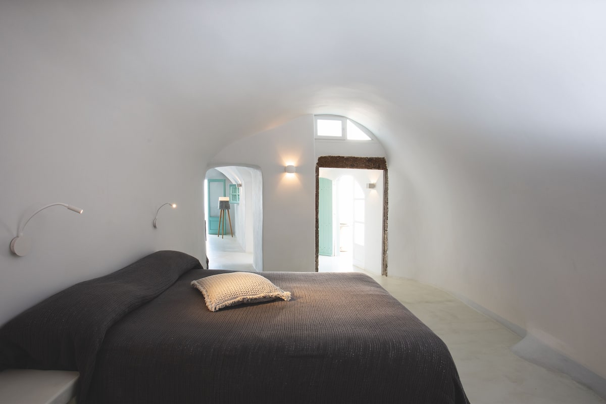 1 habitación, caja de seguridad en la habitación y escritorio