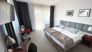 Caja fuerte, escritorio, camas supletorias y wifi gratis