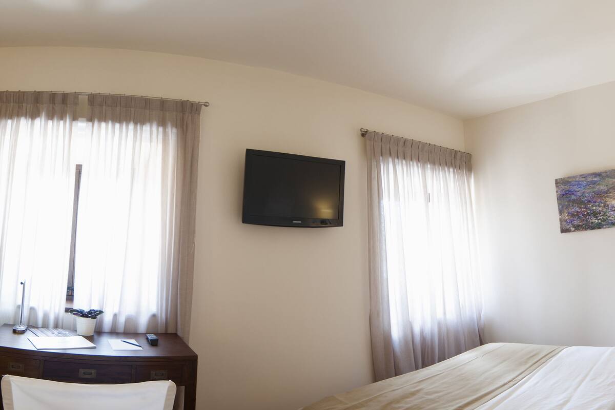 Comfort Double Room (Open Concept) | Premium bedding, minibar, in-room safe, desk