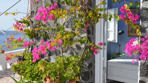 Apartment (Thea) | Garden view - Villa Fegari (Santorini)