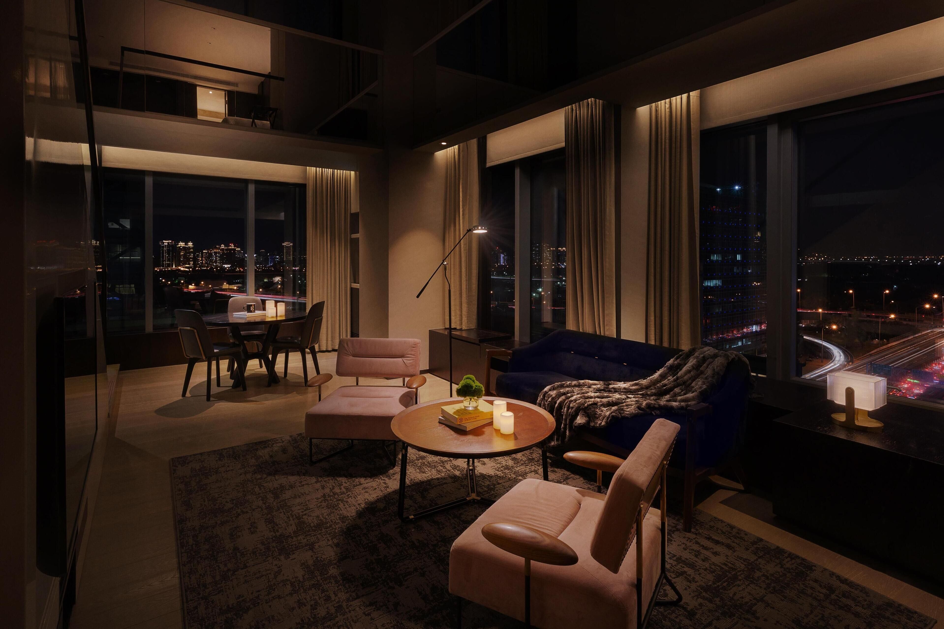 1 bedroom, premium bedding, down duvets, in-room safe