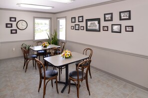 Free daily continental breakfast