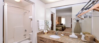 Briarwood Inn Of Geneva