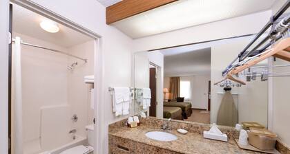 Briarwood Inn Of Geneva