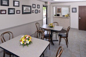 Free daily continental breakfast