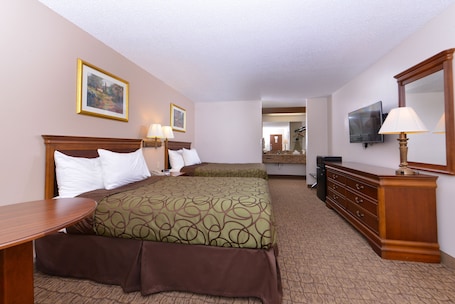 Escritorio, cortinas blackout y sistema de insonorización . Briarwood Inn Of Geneva