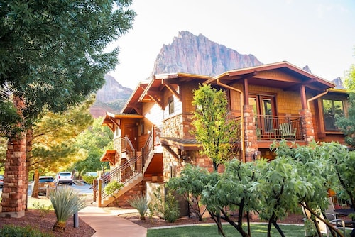 Cable Mountain Lodge