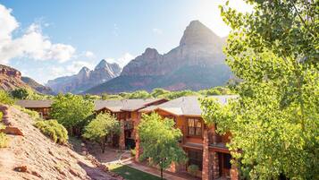 Hillside Classic Suite | Vista del balcón