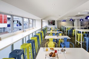 Breakfast, lunch, dinner served; British cuisine