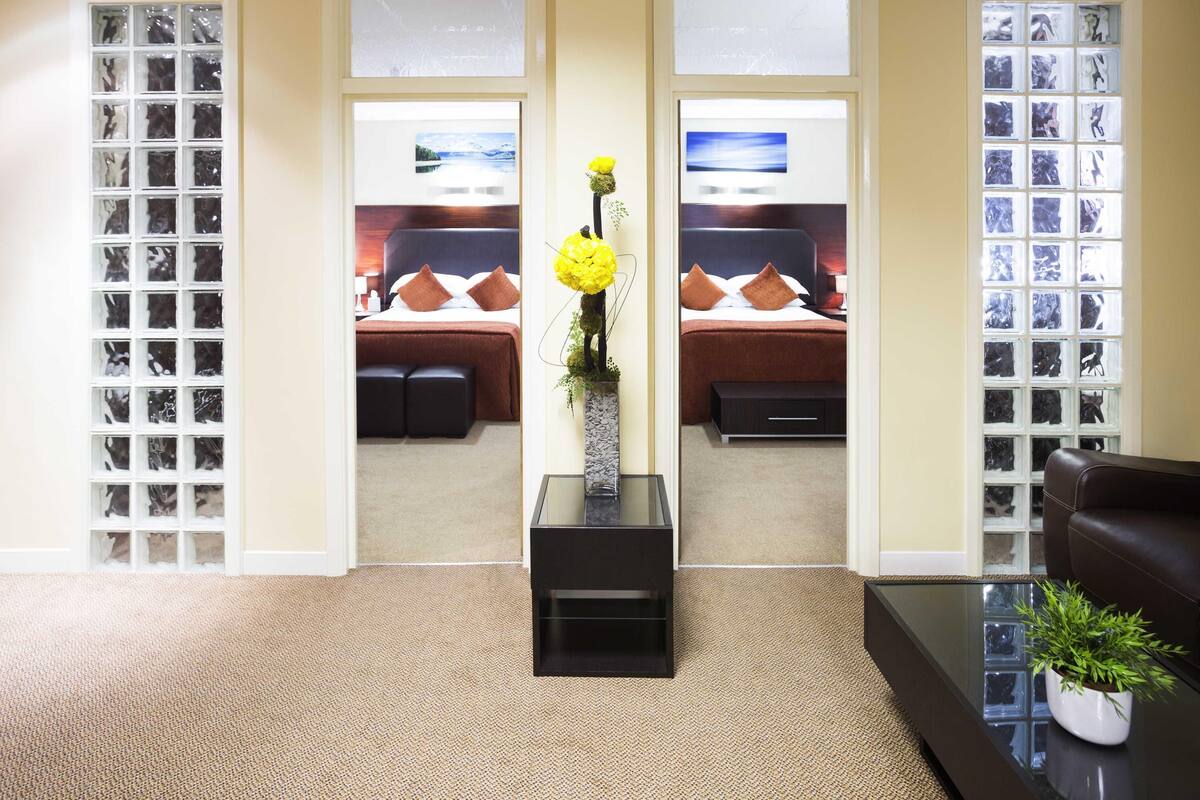 Chambre, 2 lits doubles (The Mansion from Home) | Surmatelas, coffres-forts dans les chambres, bureau