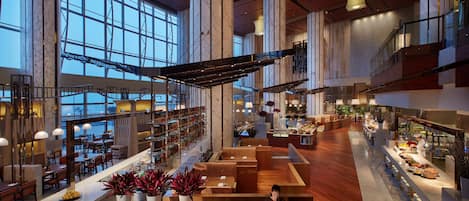 5 restaurants, breakfast, lunch, dinner served; international cuisine