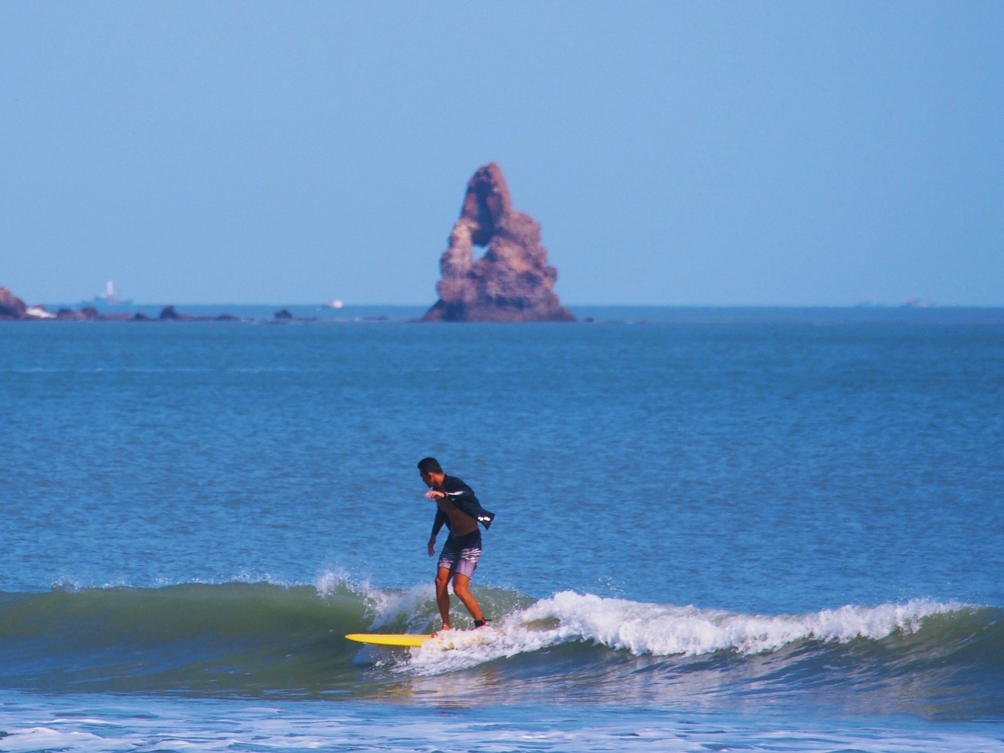 Surfing/bodyboarding