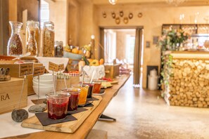 Breakfast buffet