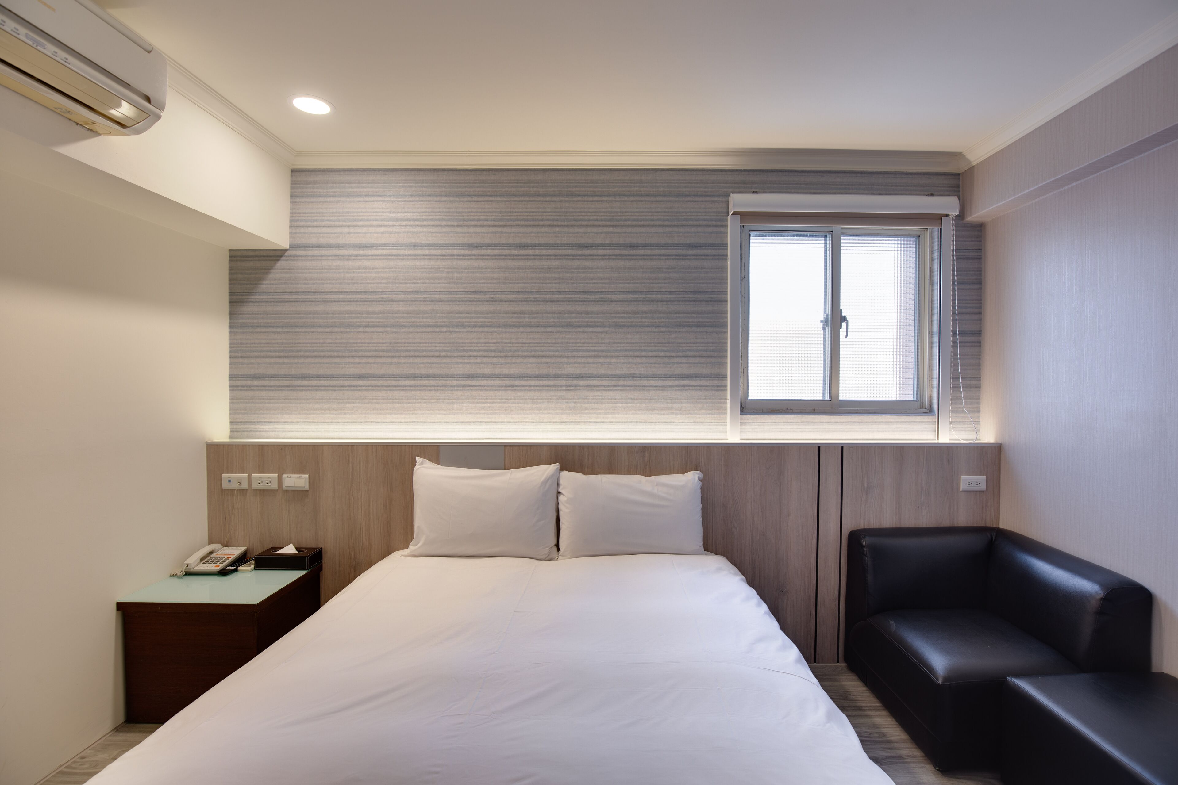 superior double room | down duvets, individually furnished, desk, blackout curtains