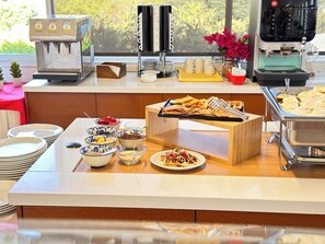 Free daily buffet breakfast - Creta Verano Hotel (Hersonissos)