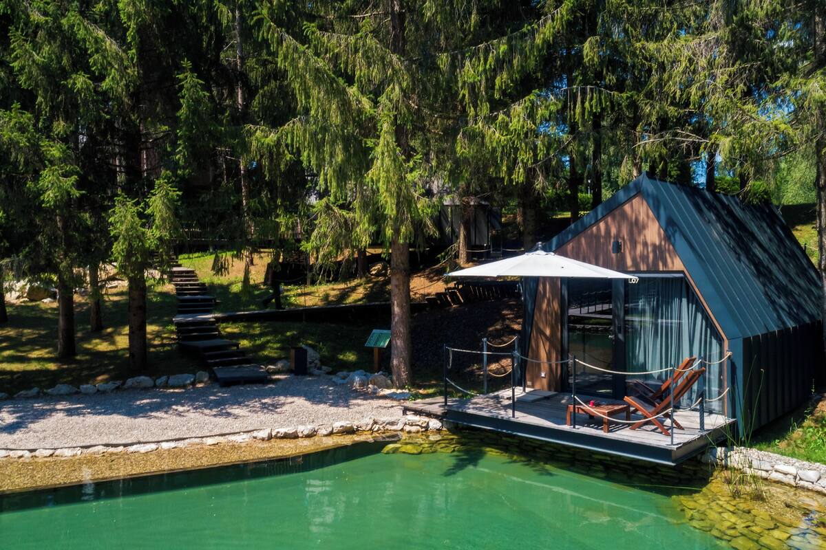 Lake House | Iron/ironing board, WiFi (free), bed sheets