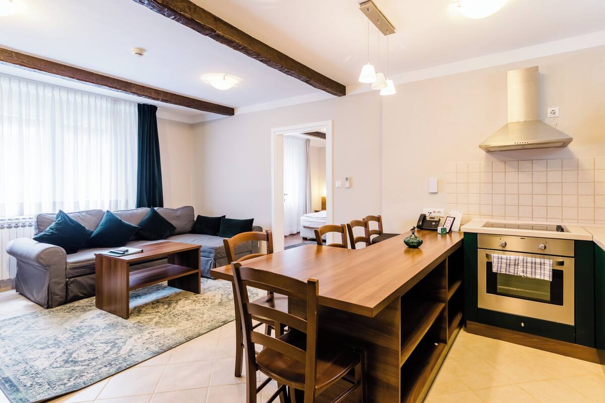 Apartment, Terrace | Iron/ironing board, WiFi (free), bed sheets