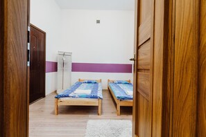 Standard Twin Room, Private Bathroom | Premium bedding, in-room safe, rollaway beds, free WiFi